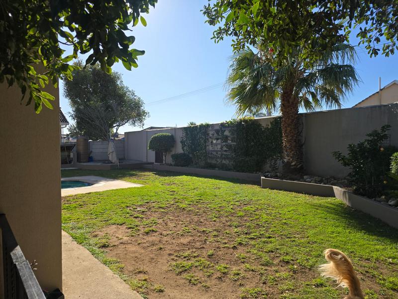 To Let 5 Bedroom Property for Rent in Lochnerhof Western Cape